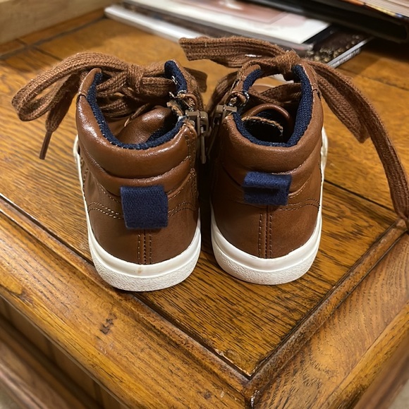 Cat & Jack tan little boy shoes. Size 5. Great condition! - Picture 3 of 9